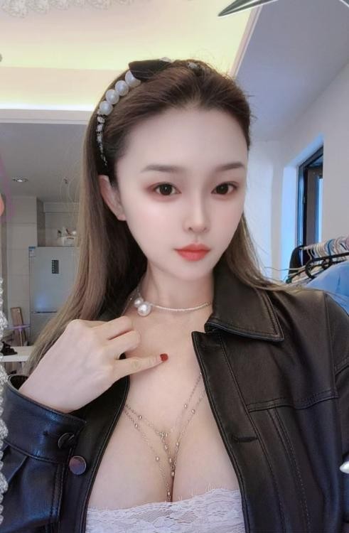 龙华E奶丹妮