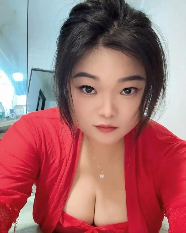 光谷大胸小嫂子