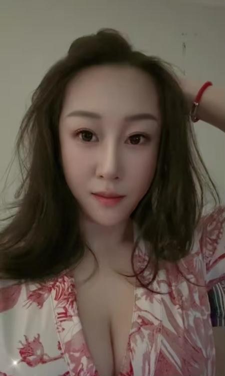 大奶水床琪琪