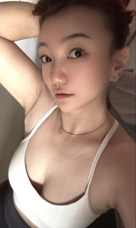 罗湖妖媚一笑