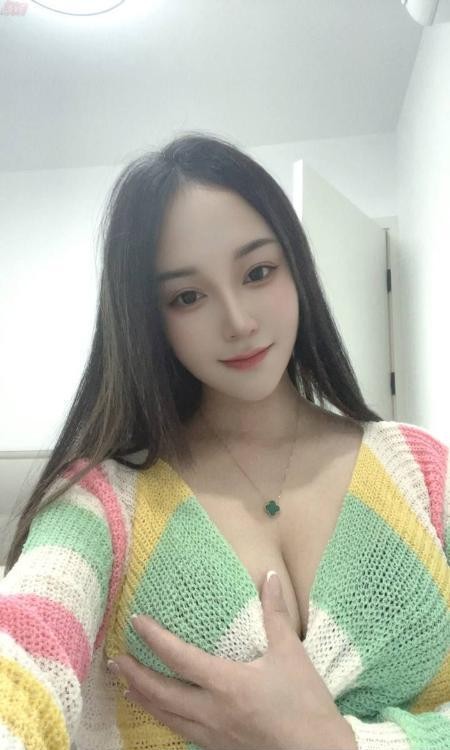 东站美胸珊珊