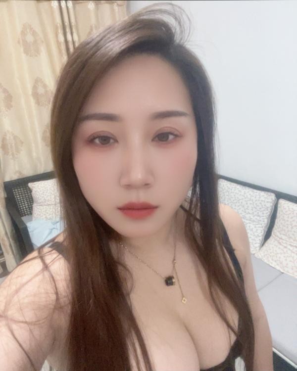 奶牛少妇雪雪