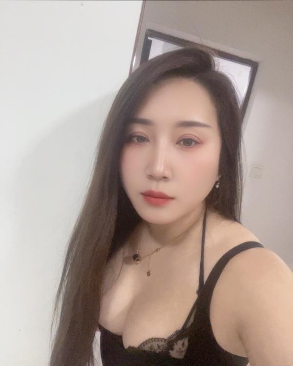 奶牛少妇雪雪