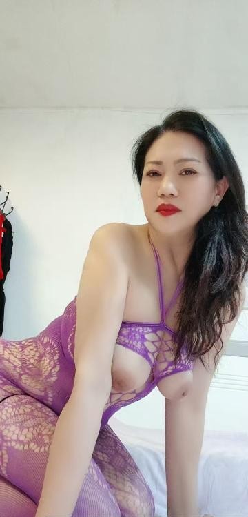 巨乳少妇