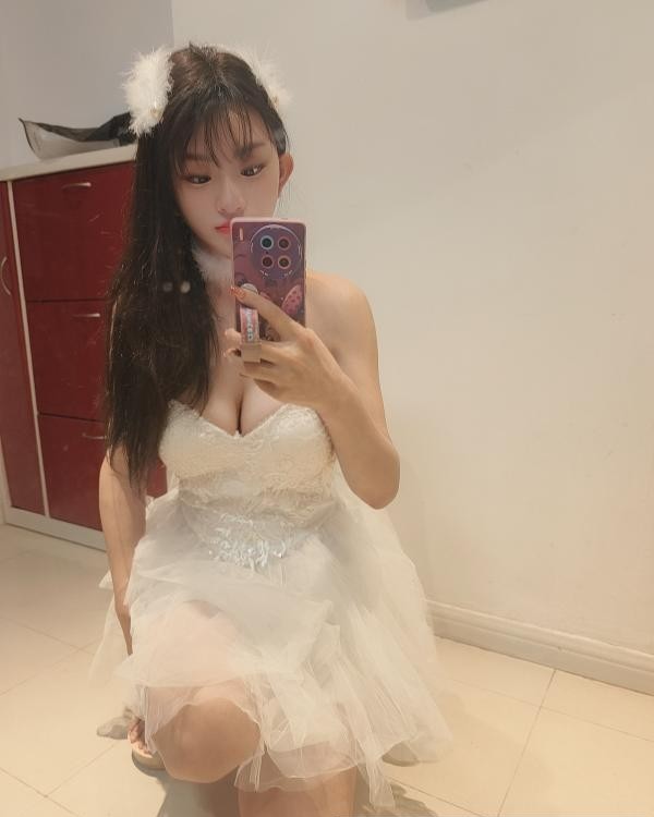 米娅小姐姐