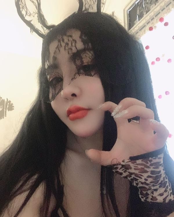 性感尤物卡卡