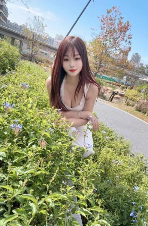 黑丝美腿娜娜