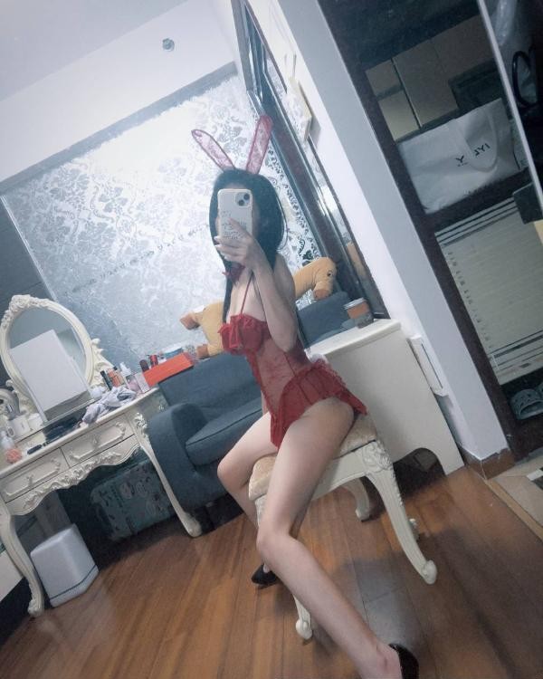 禅城娇小人妻