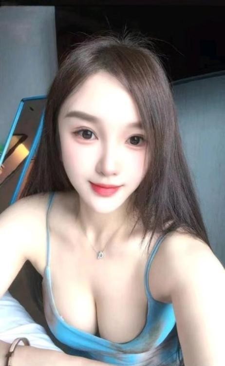 冷白皮莉莉斯