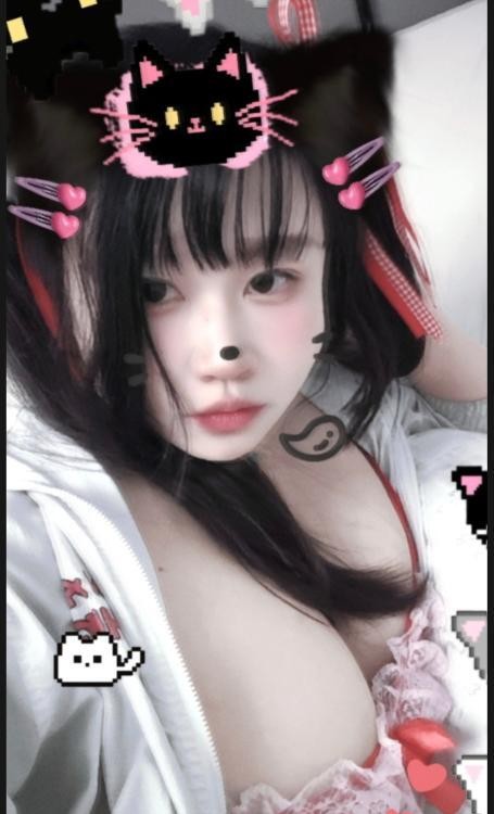可舌吻E乳妹子