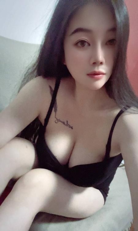 丰乳美少妇