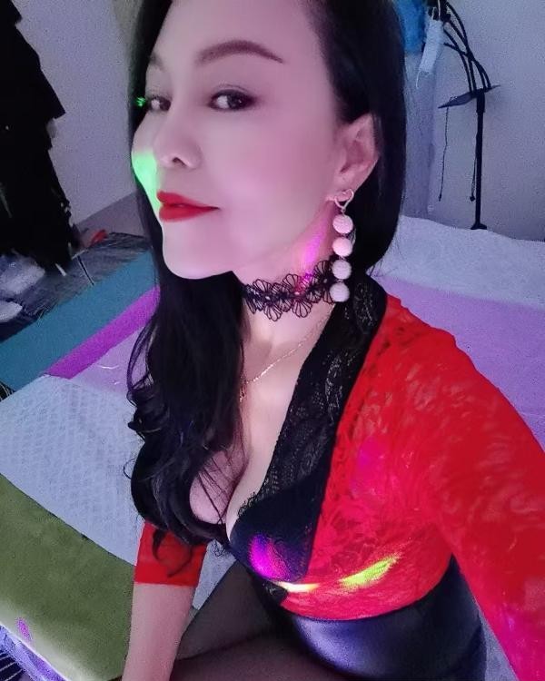肉丝美臀娇娘