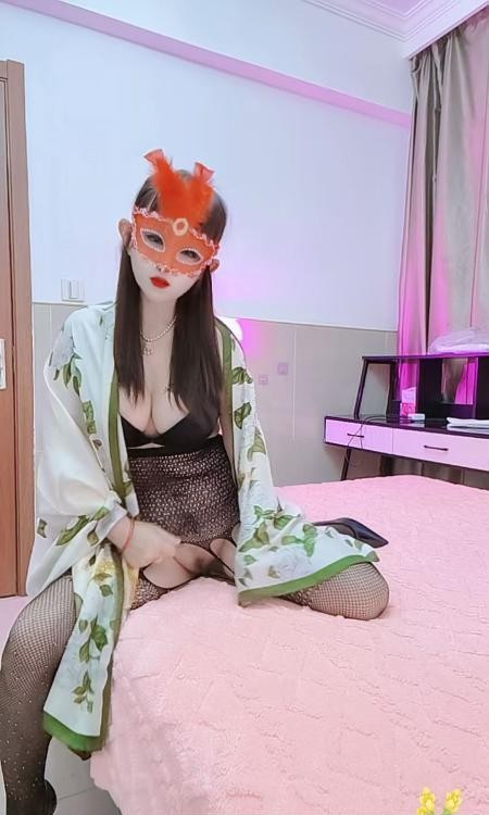 三通大臀少妇