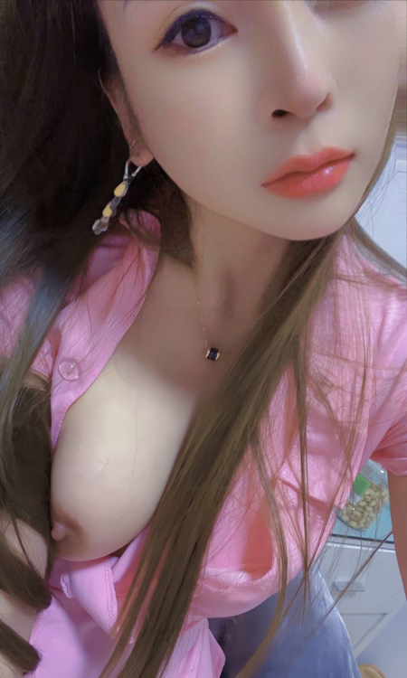 二刷浦东骚妹子小爱茜