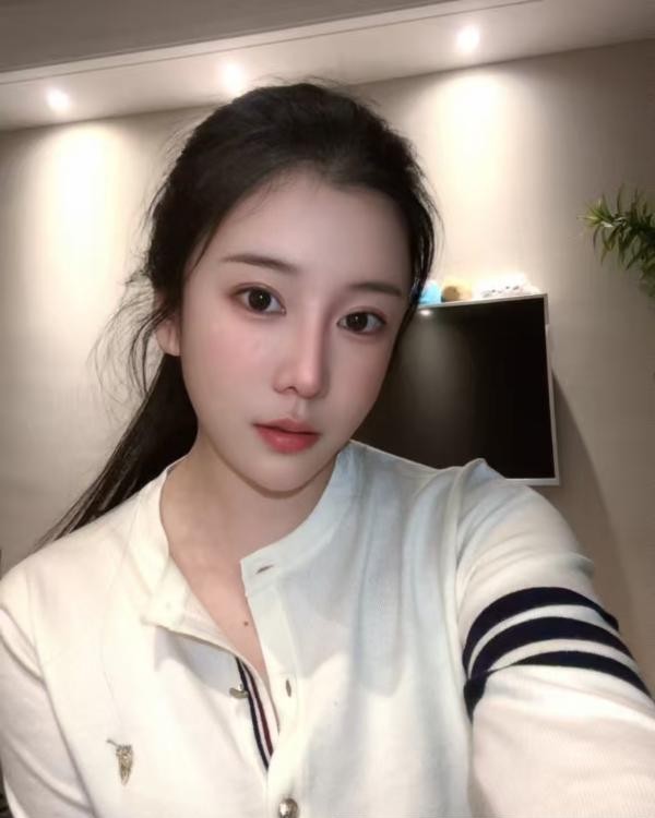 江宁过年在岗美女