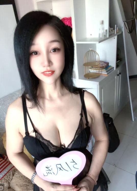 长腿骚女楼凤