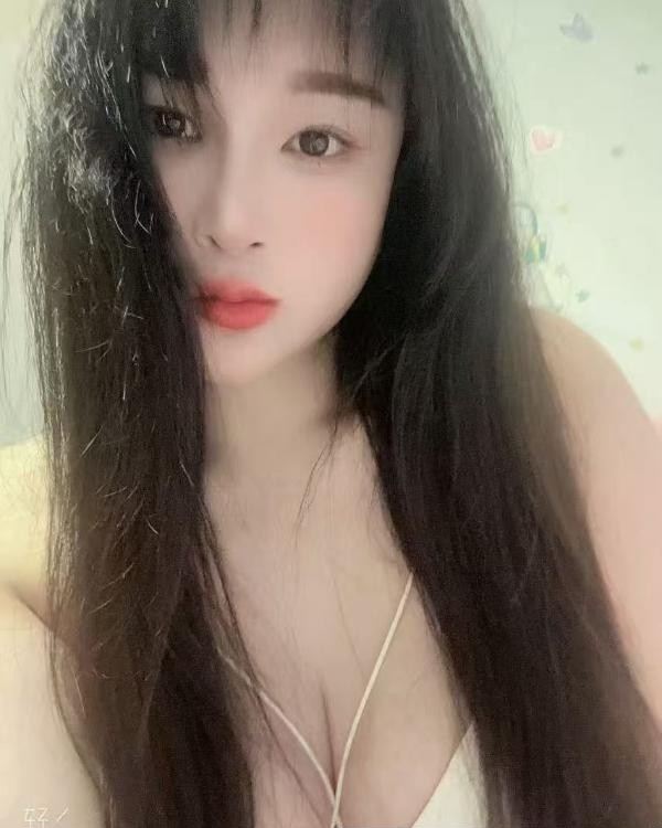 罗湖美胸依依