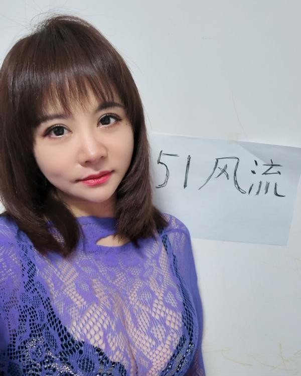 细腰大屁股骚逼茜茜