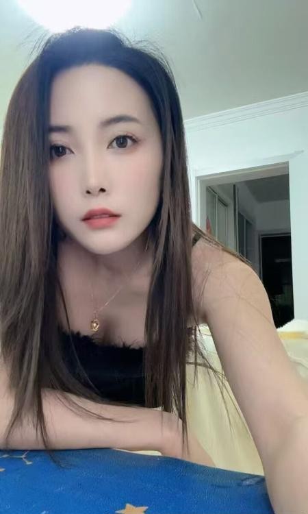 苗条人妻欢欢