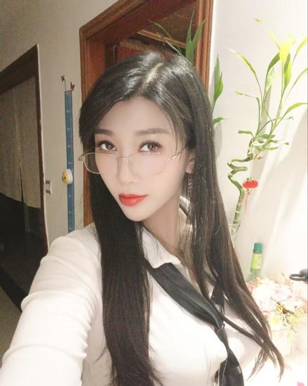 口爆淫妇花妹