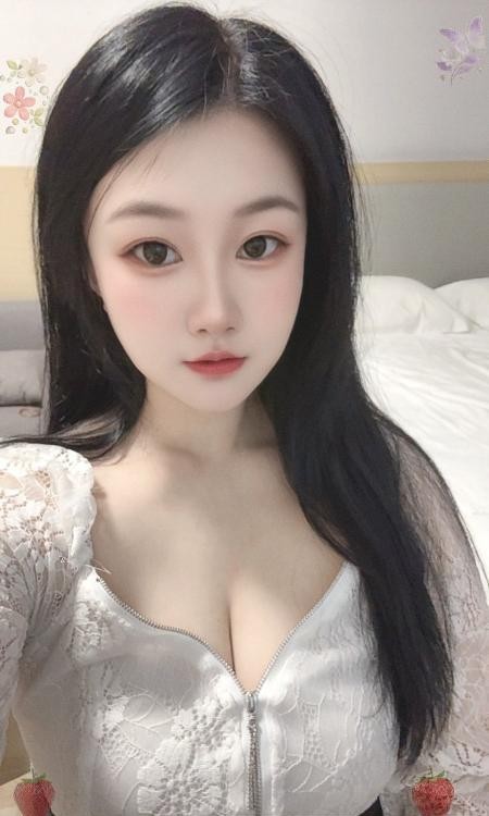 e奶巨乳玥菲