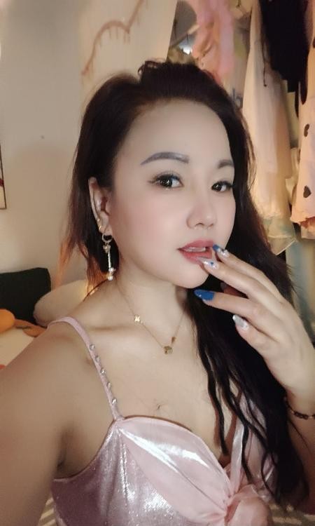 肥臀美乳人妻