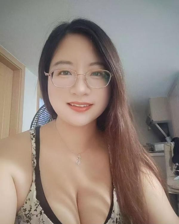 巨乳美婷少妇