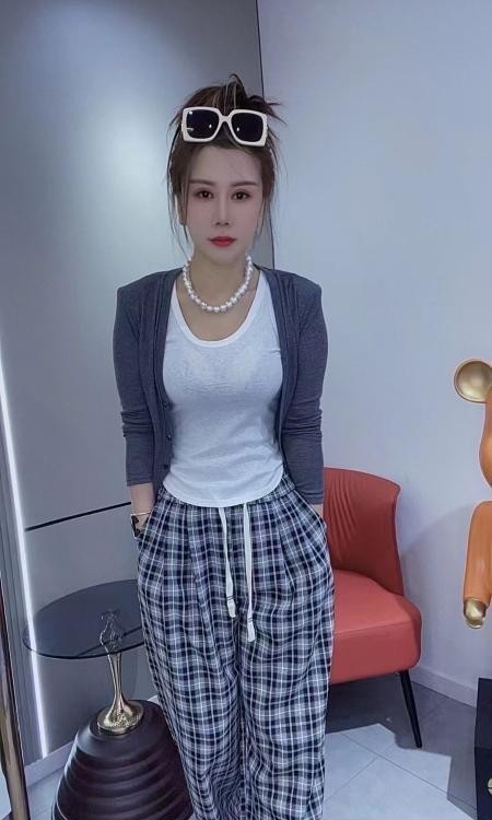 大高个彤彤