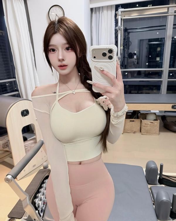 翘臀大雷妹子