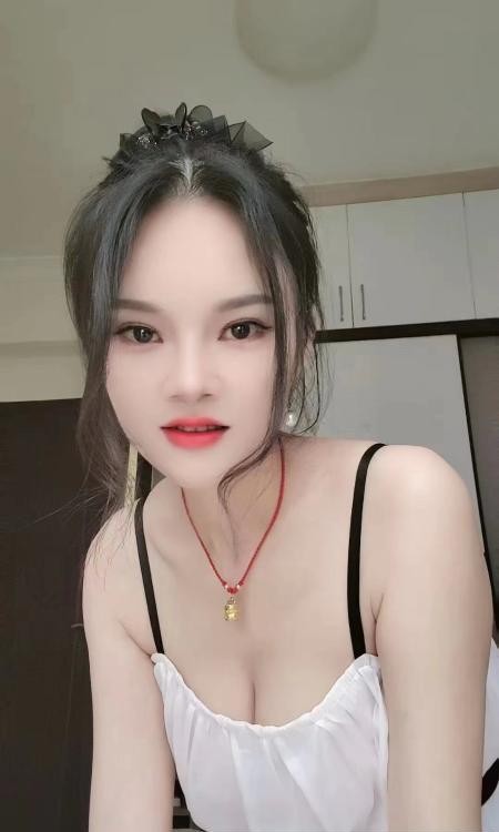 海珠宝藏妹子