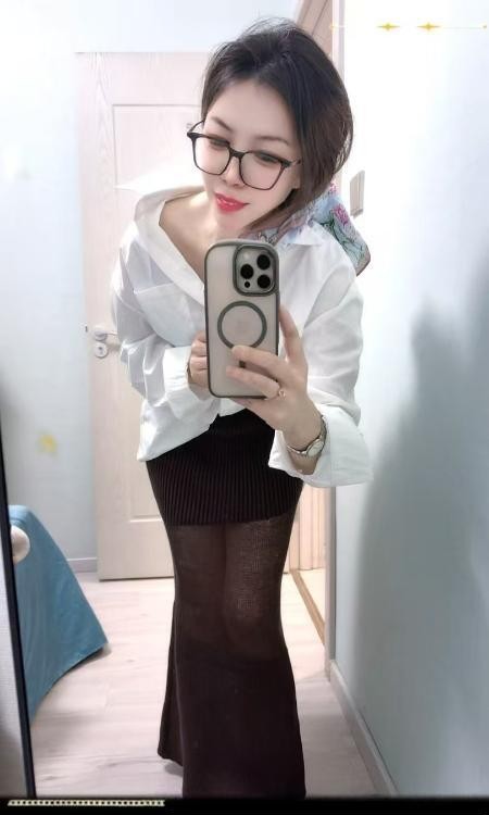 铁西眼镜反差少妇