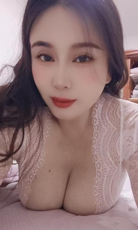 岛内巨乳E莉莉
