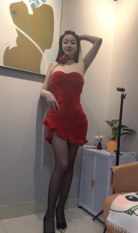 红衣舞女诱惑