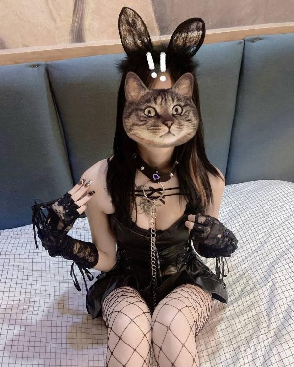 花胸精神小妹
