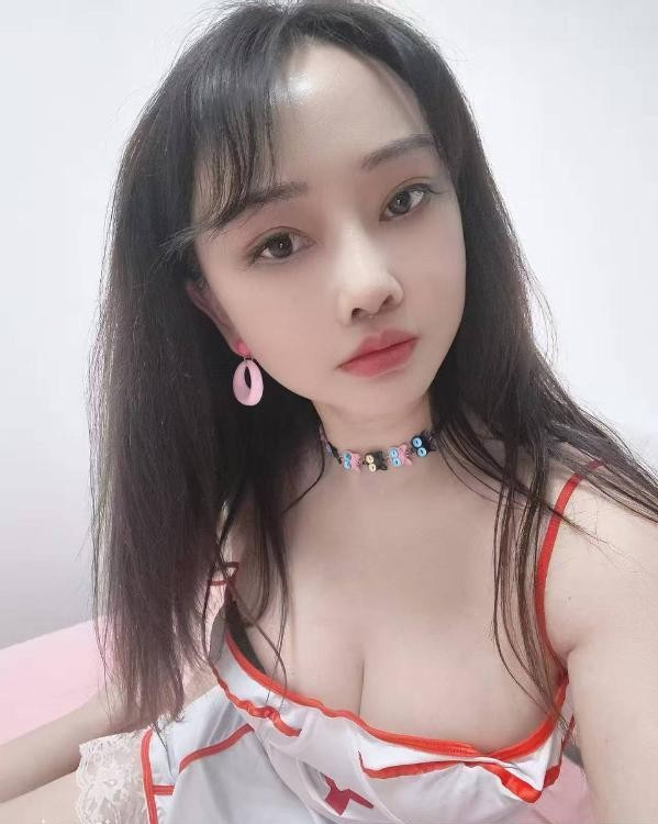 大胸馨儿