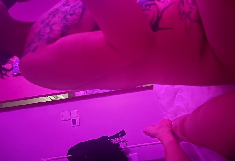 纹身大奶玫瑰