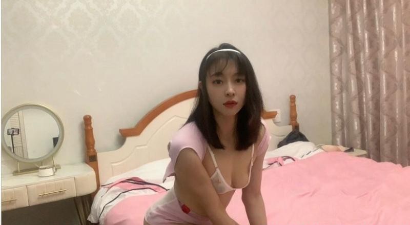 性感制服潇潇