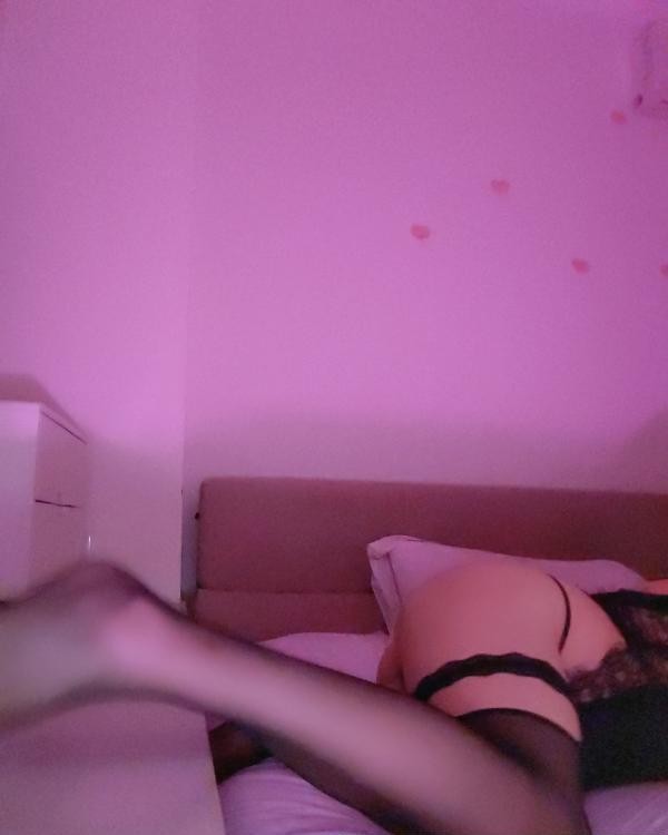 F美胸奶茶老师