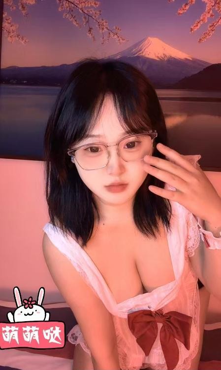 大胸嫩妹
