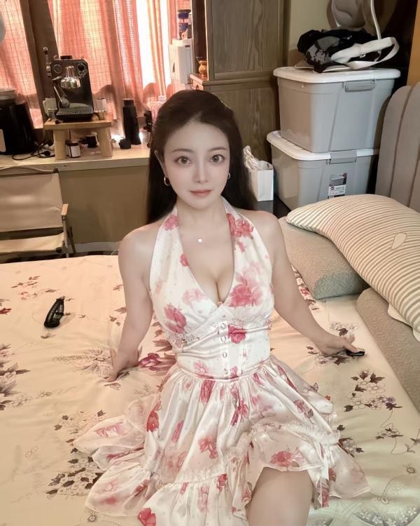 翘臀大奶柒柒