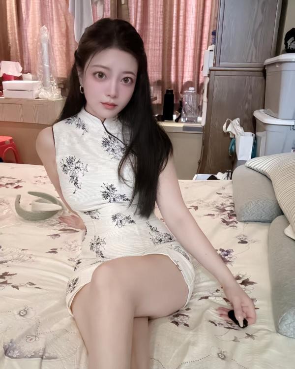 翘臀大奶柒柒