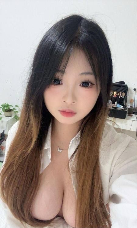 浦东大胸嫩妹
