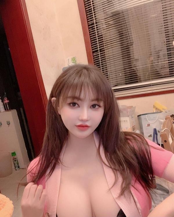 服务系巨乳骚煊煊