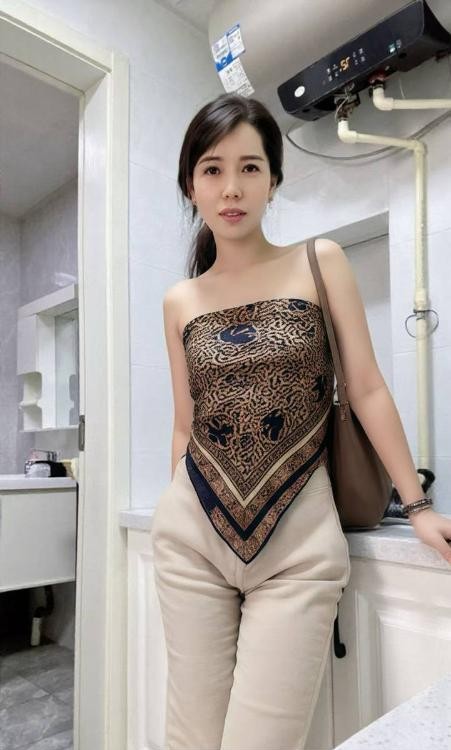 身材好气质服务妹子