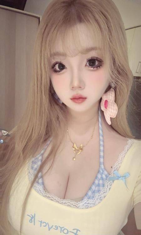 波霸美女媛媛