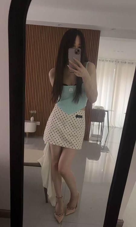 美女姐姐小妖精
