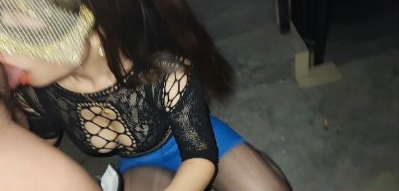 楼梯间小骚货