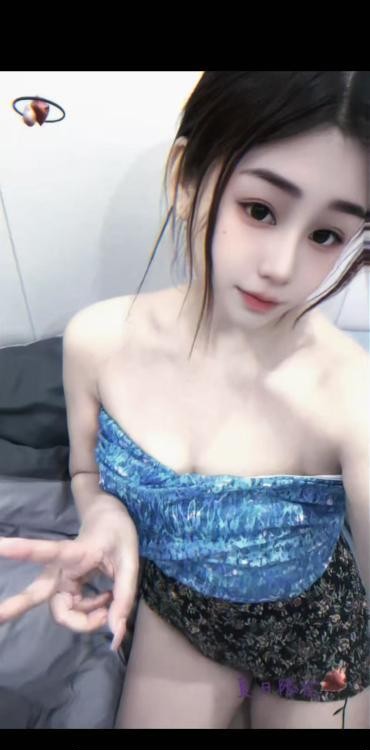 颜值E杯颍儿