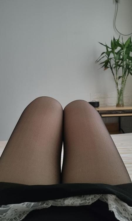 肤白肥臀骚妇