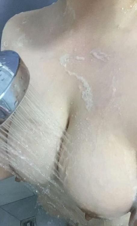 巨臀大胸少妇